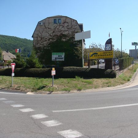Hotel-Restaurant Le Calice Du Gevaudan - A75 Banassac Esterno foto