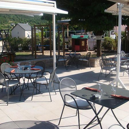 Hotel-Restaurant Le Calice Du Gevaudan - A75 Banassac Esterno foto