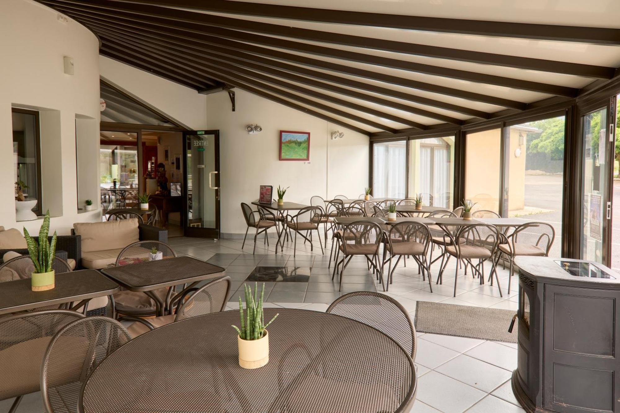 Hotel-Restaurant Le Calice Du Gevaudan - A75 Banassac Esterno foto