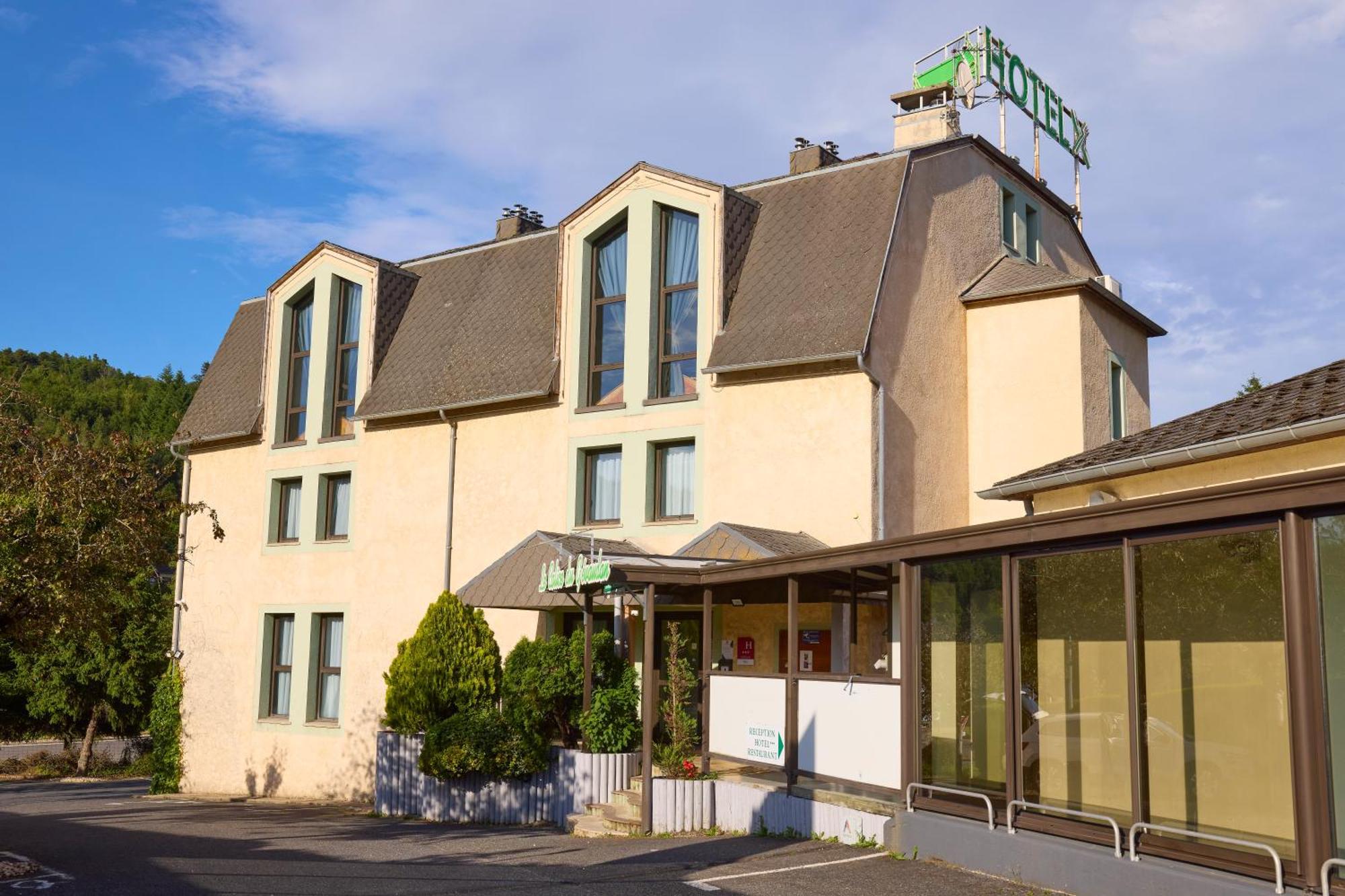 Hotel-Restaurant Le Calice Du Gevaudan - A75 Banassac Esterno foto